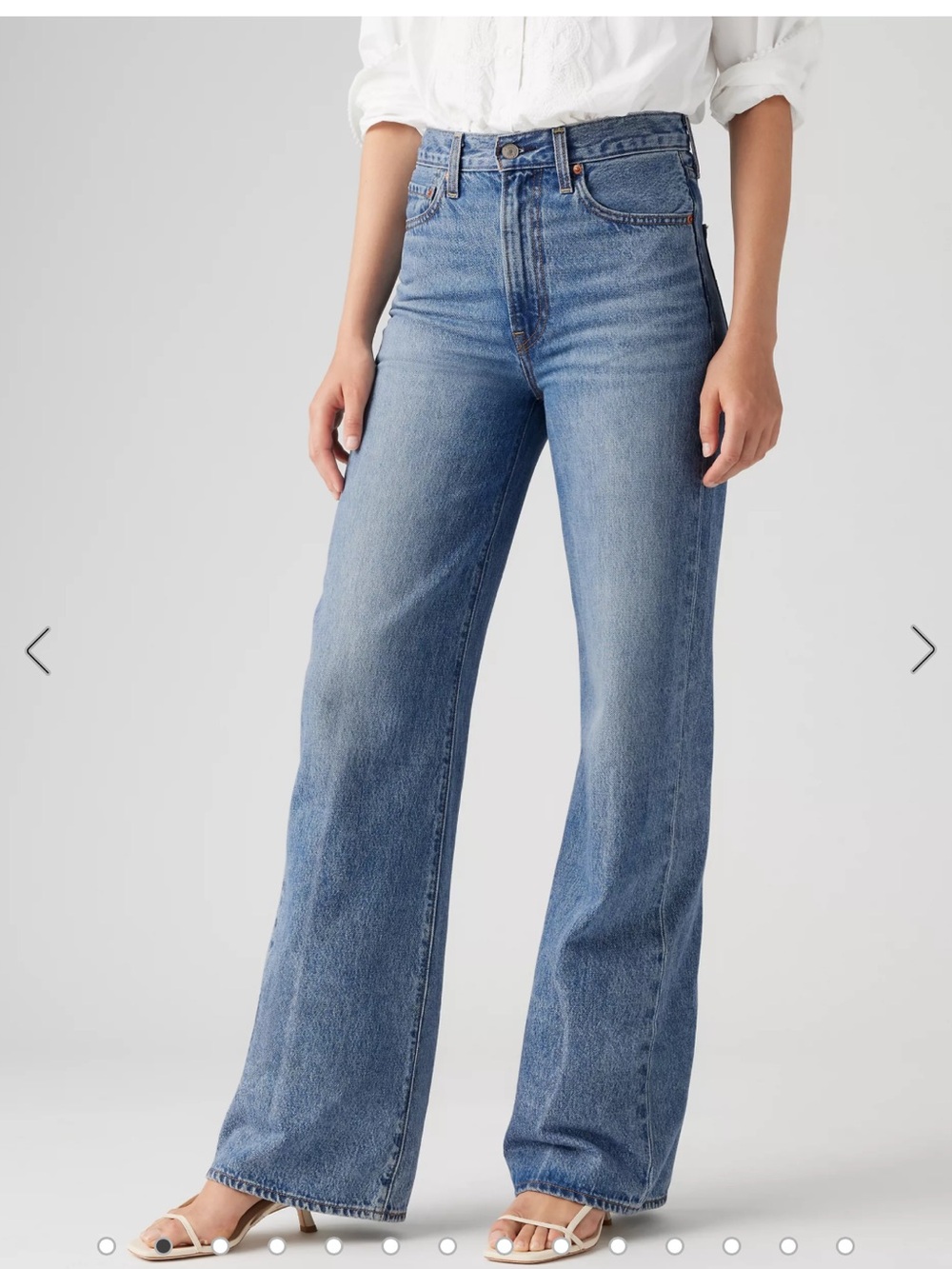 Levi's High-Rise Wide Leg Jeans in Light Blue Wash - Picture 1 of 5